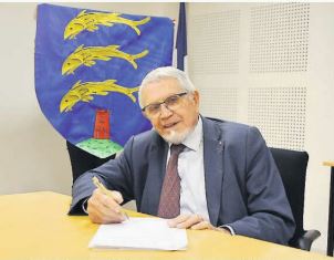 2026-04-10-photo La Dépèche - F. Labruyère à la mairie